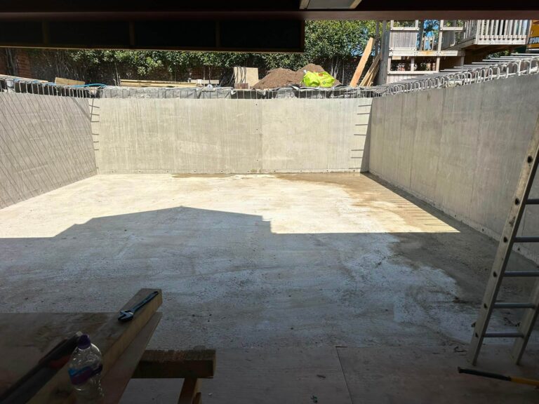 The completed reinforced concrete basement walls – basement construction in Beaconsfield, Buckinghamshire